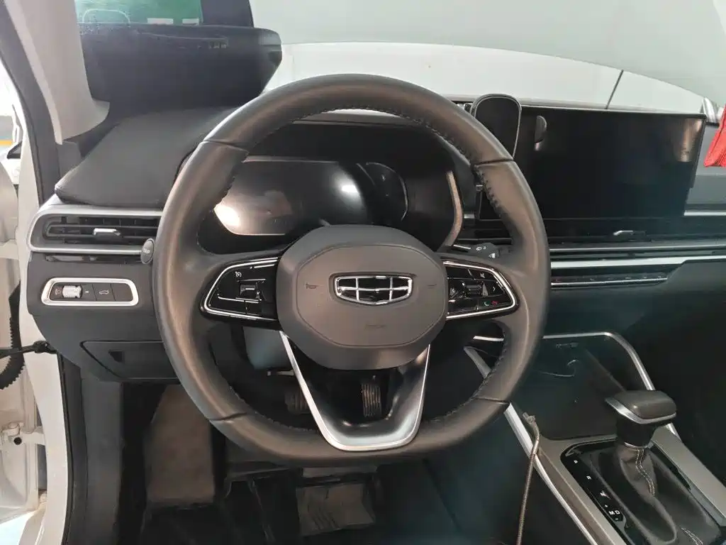 Geely Emgrand — миниатюра 6