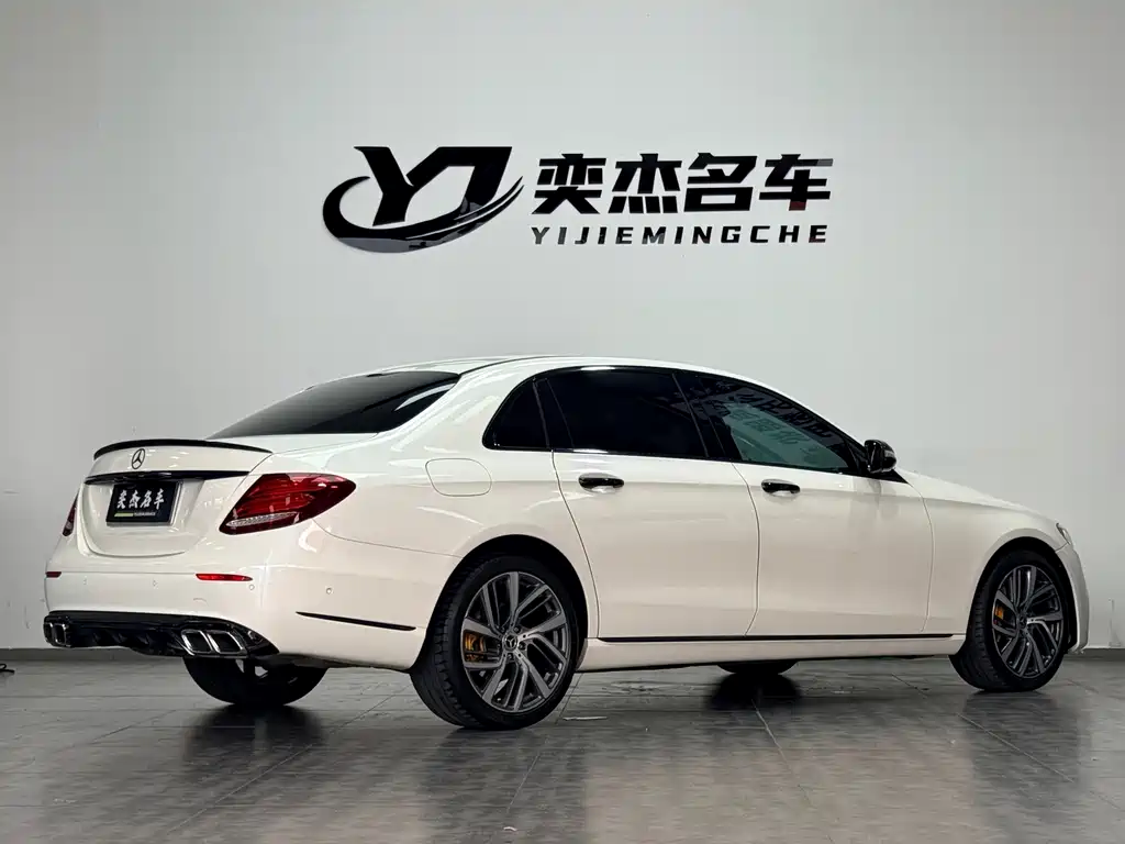 Mercedes-Benz E-Class — миниатюра 7
