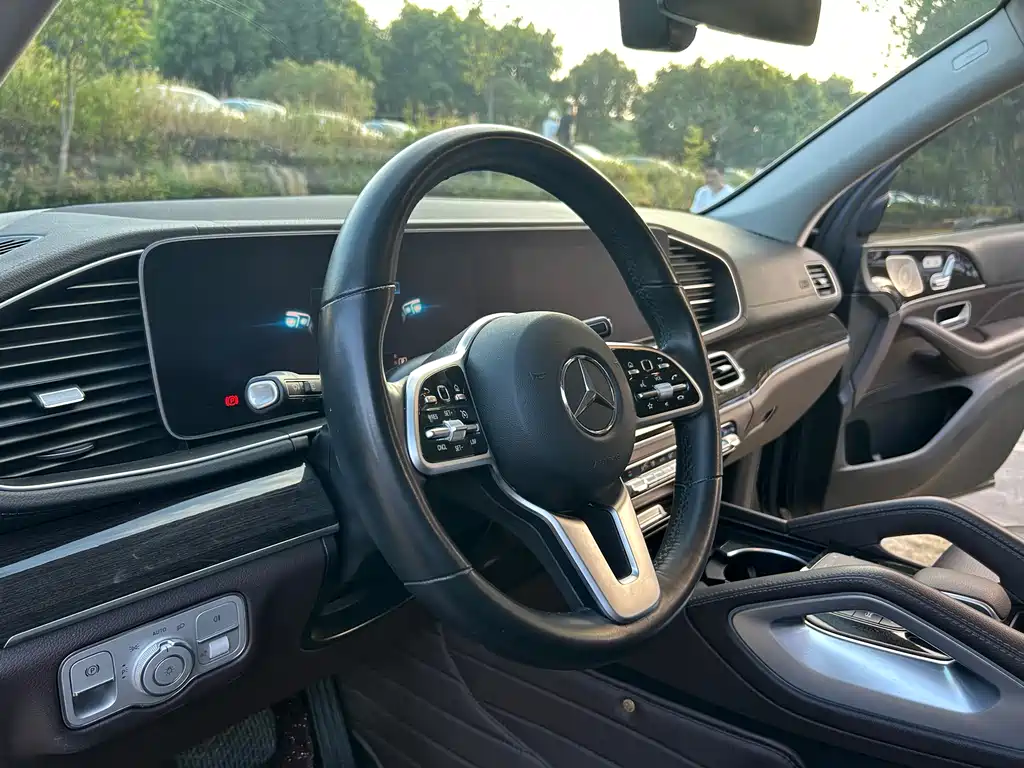 Mercedes-Benz GLE (Import) — миниатюра 6
