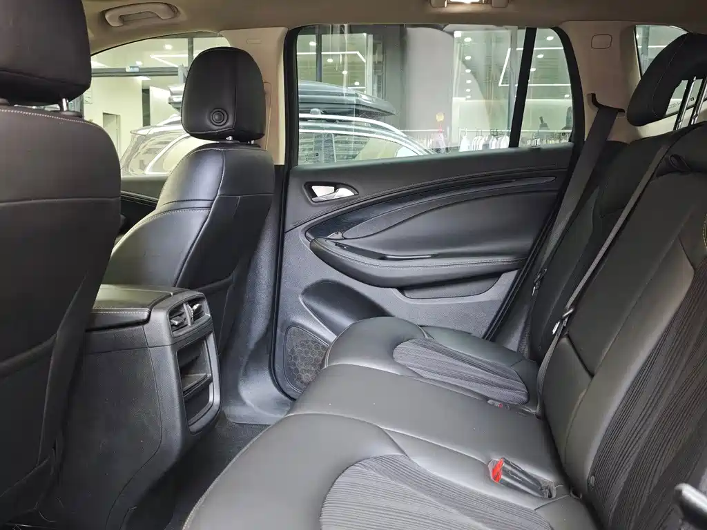 Buick Envision Plus — миниатюра 6