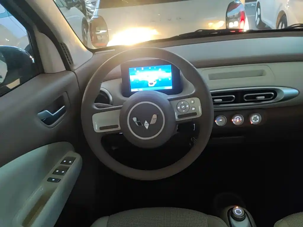 Wuling MINIEV — миниатюра 11