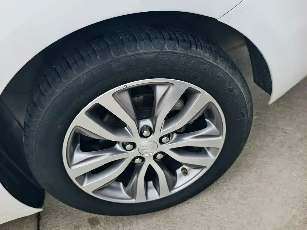 Buick Excelle — миниатюра 10