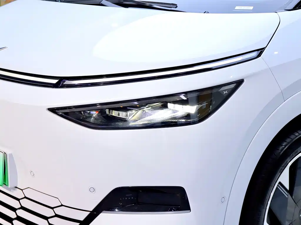 XPeng X9 — миниатюра 6