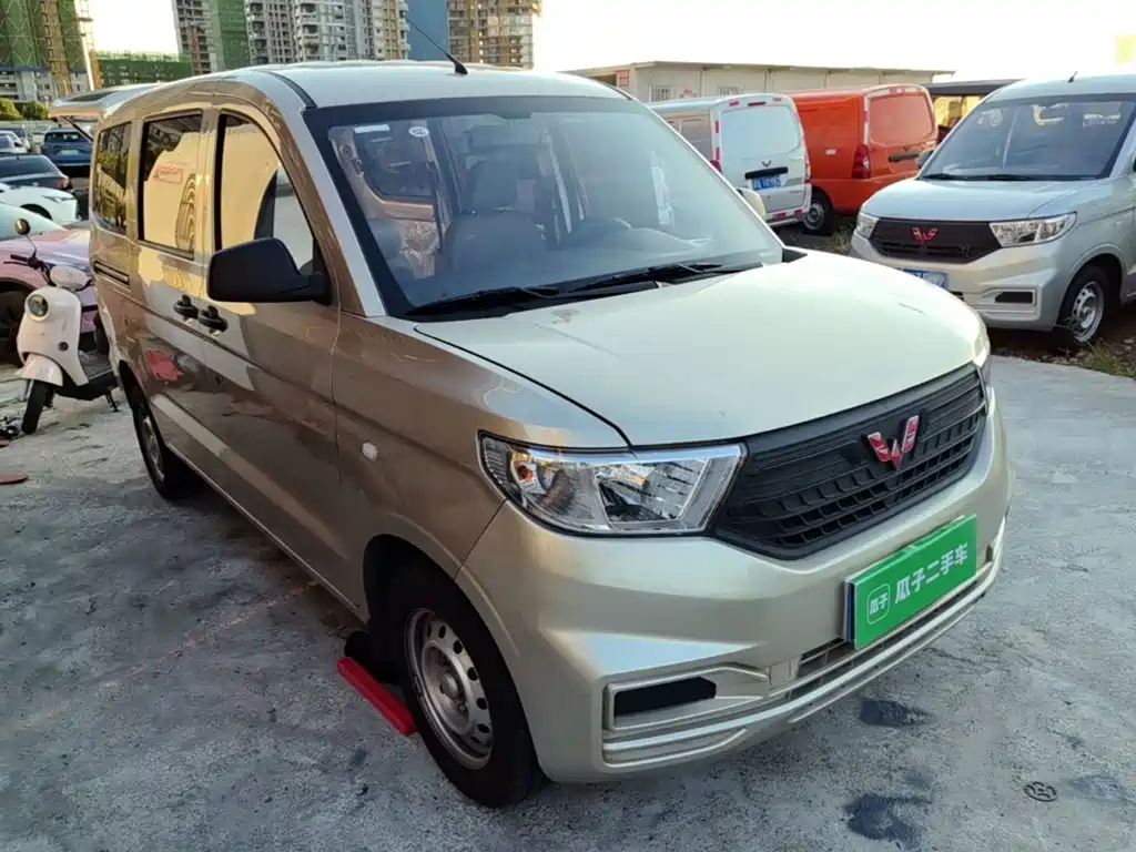 Wuling Hongguang V — миниатюра 4