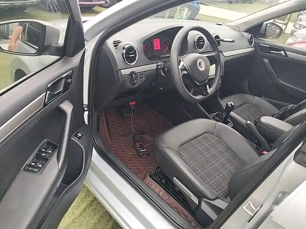 Volkswagen Jetta — миниатюра 16