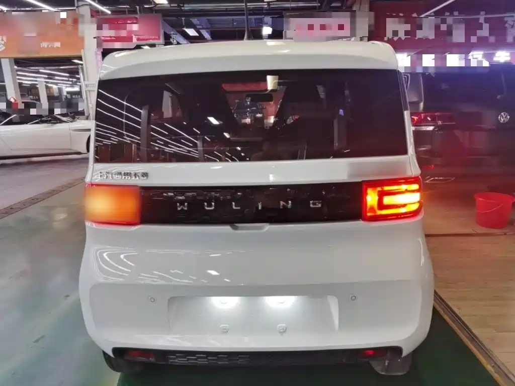 Wuling MINIEV — миниатюра 6