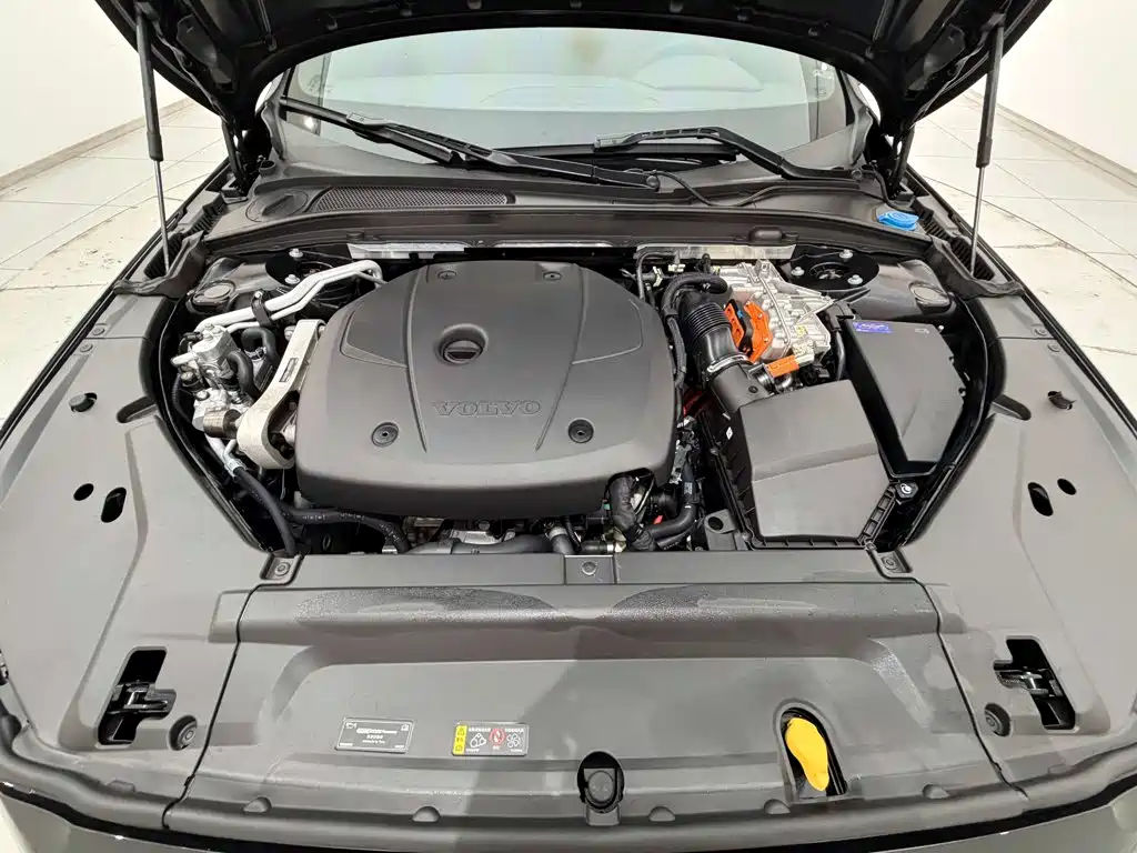 Volvo S90 PHEV — миниатюра 8
