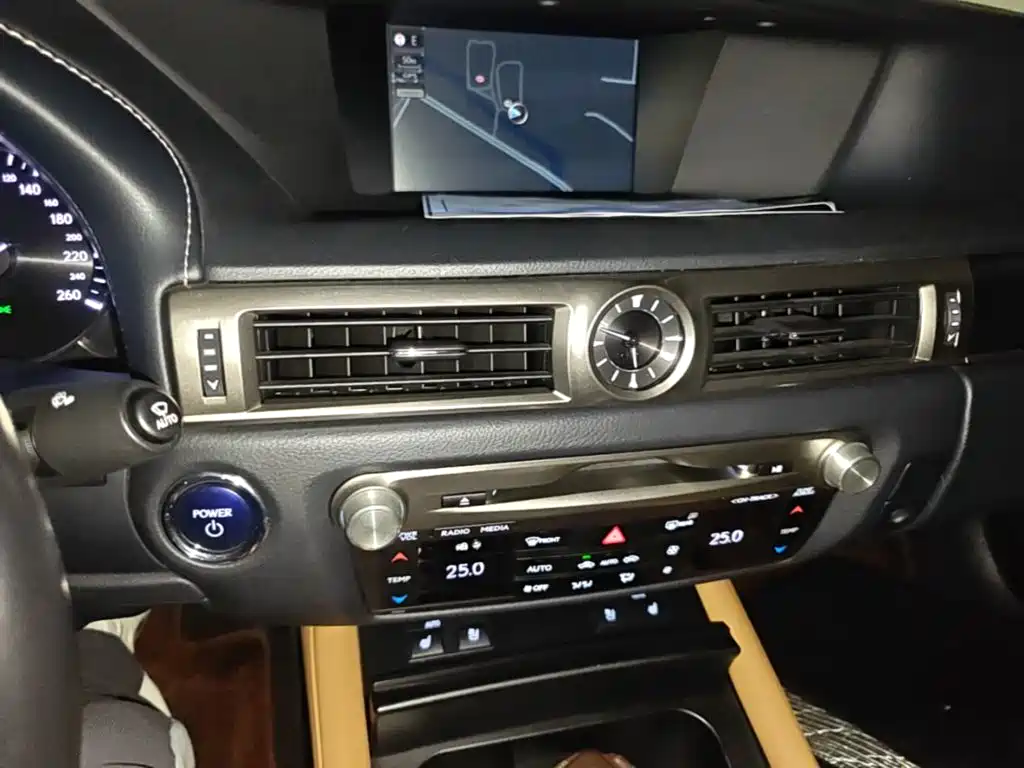 Lexus GS — миниатюра 13