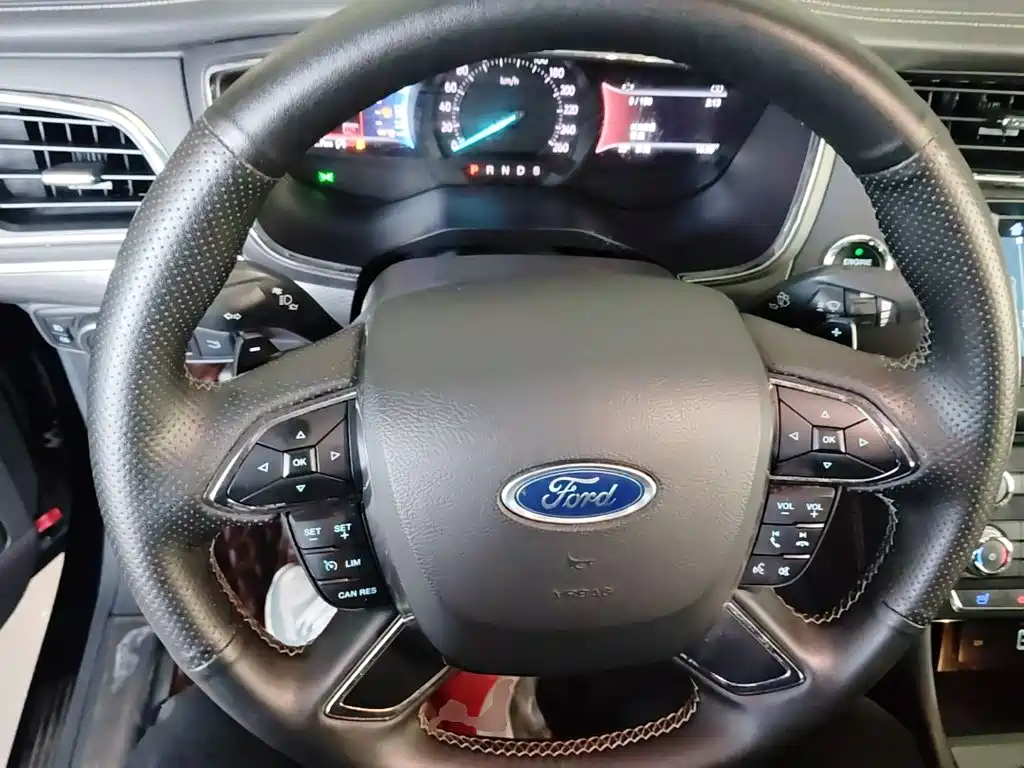 Ford Taurus — миниатюра 11