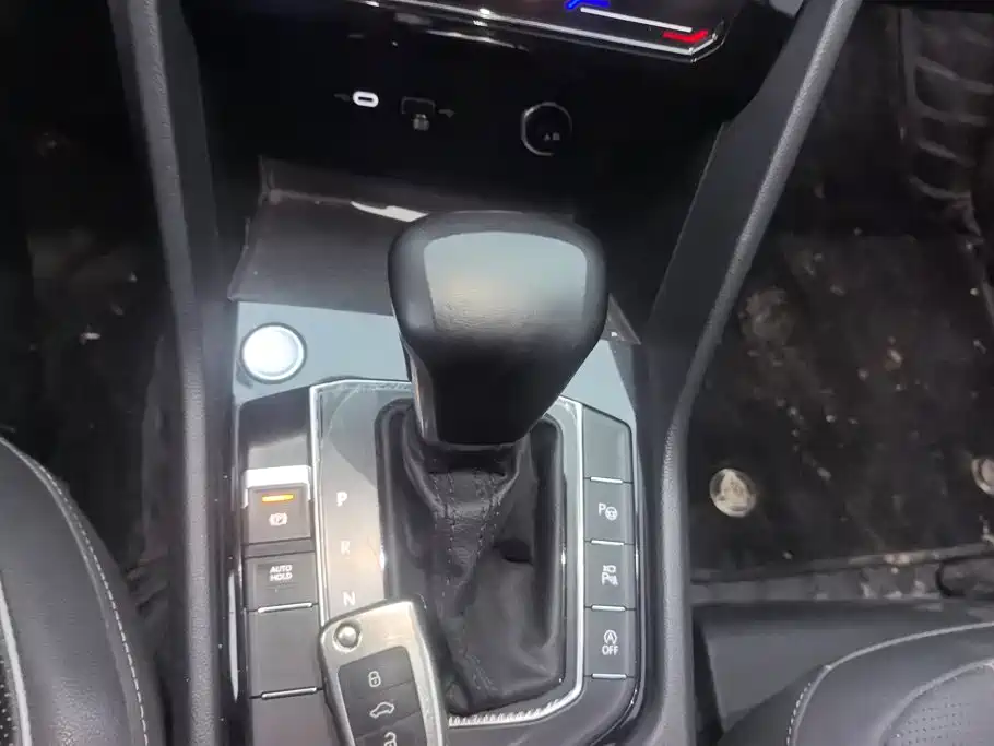 Volkswagen Tiguan L — миниатюра 16