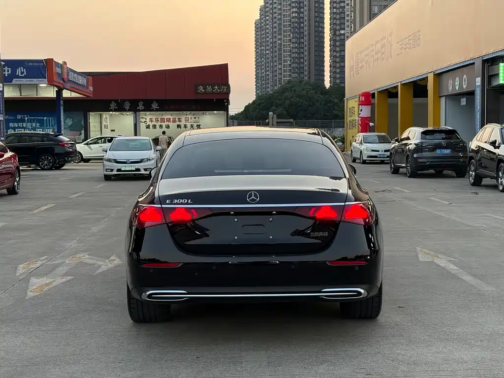Mercedes-Benz E-Class — миниатюра 19