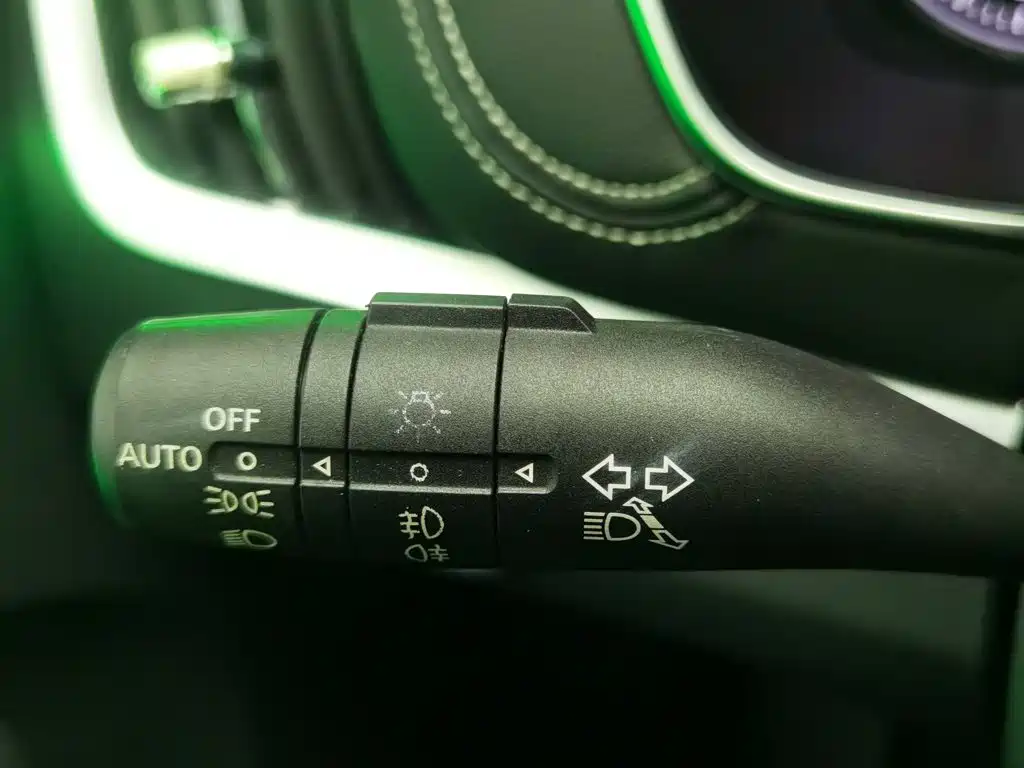 Roewe RX5 — миниатюра 21