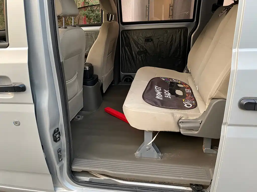 Wuling Rongguang V — миниатюра 11