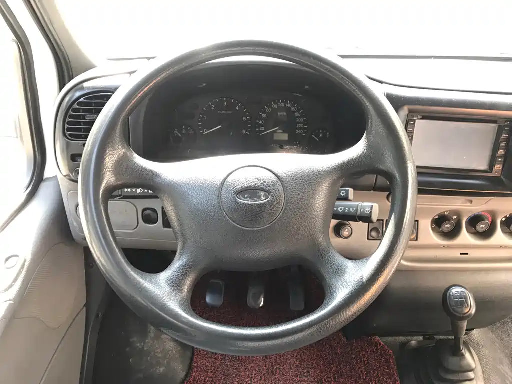 Ford Transit Classic — миниатюра 9