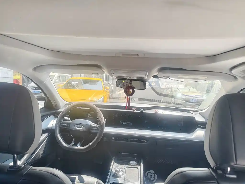 Ford Mondeo — миниатюра 6