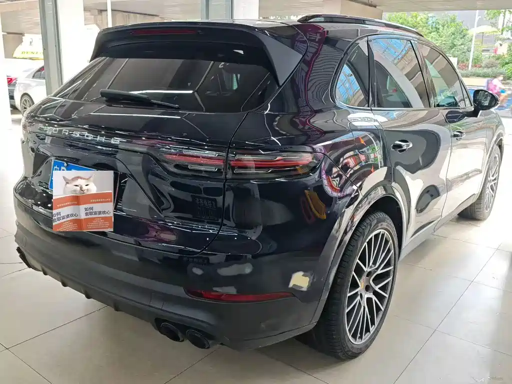 Porsche Cayenne — миниатюра 3