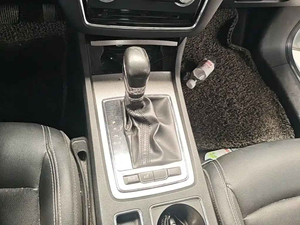 Roewe Roewe i6 Classic — миниатюра 14