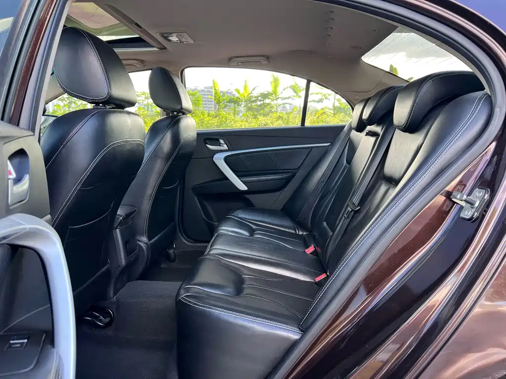 Geely Emgrand — миниатюра 6
