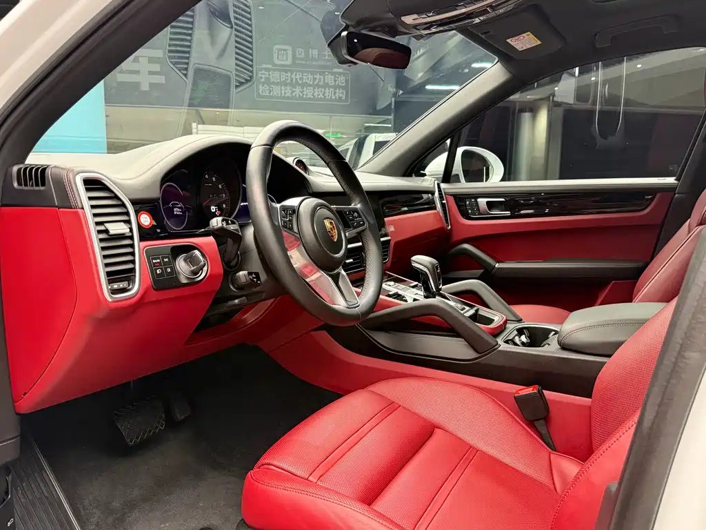 Porsche Cayenne — миниатюра 5