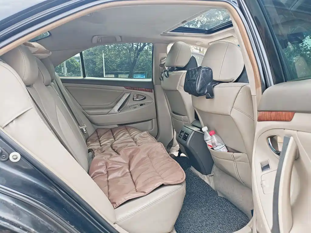 Toyota Camry — миниатюра 17