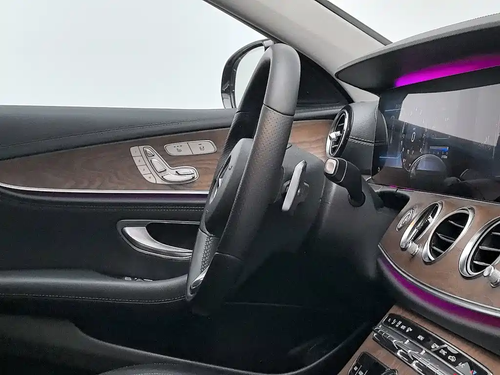 Mercedes-Benz E-Class — миниатюра 22