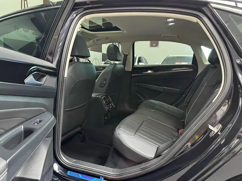 Volkswagen Passat — миниатюра 8