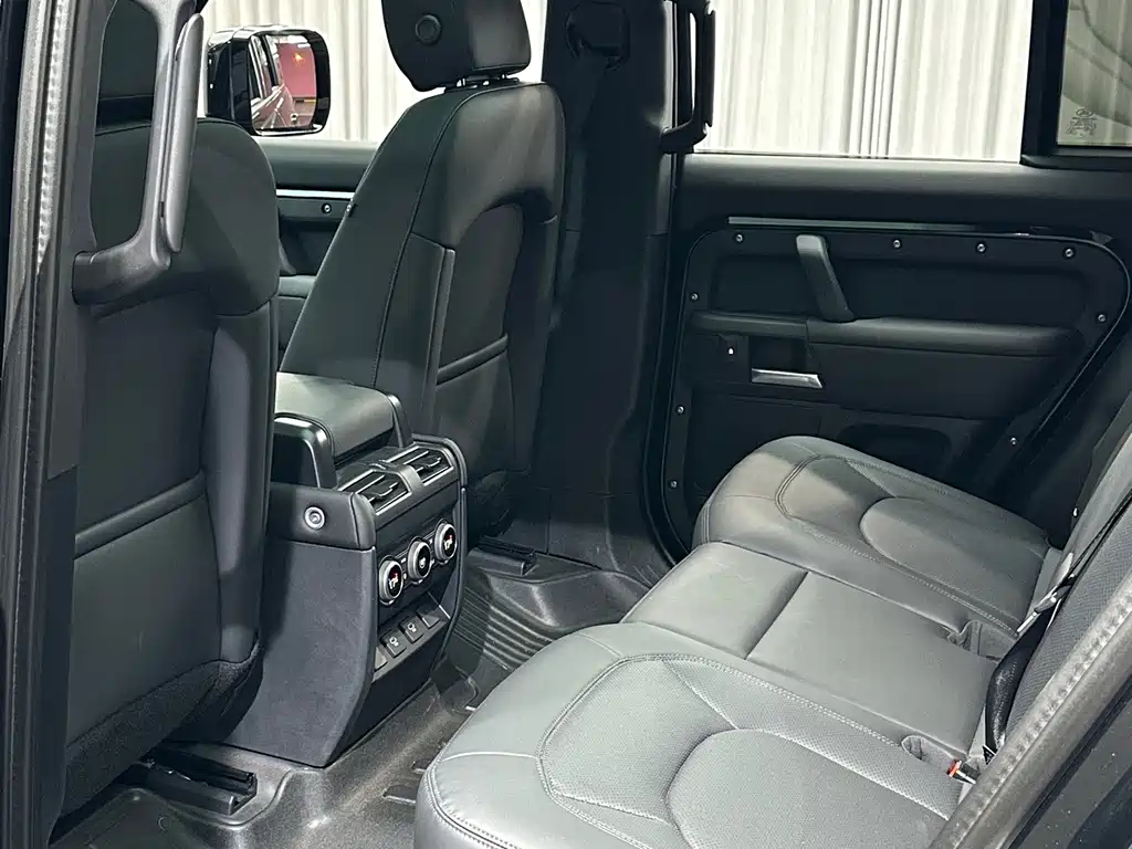 Land Rover Defender — миниатюра 23