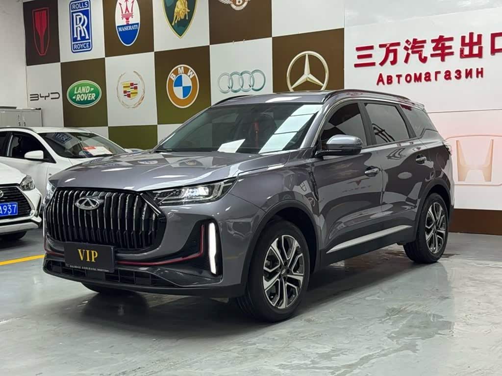 CHERY Tiggo 7 PLUS 1.5 л 2024 г. Серебристо-серый, пробег 33700 км