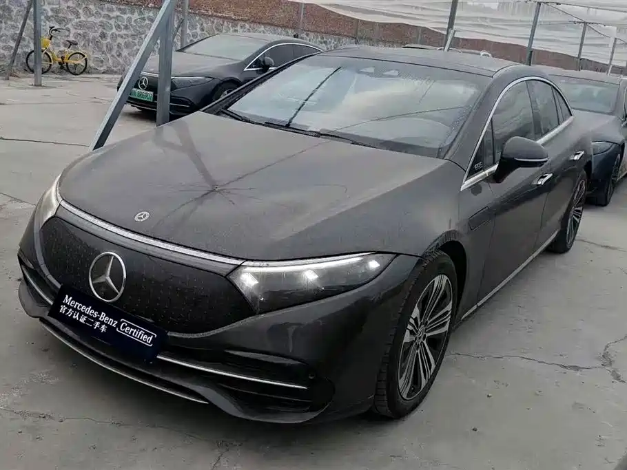 MERCEDES-BENZ EQS