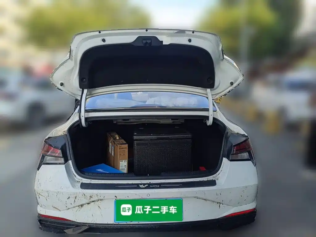Hyundai Elantra — миниатюра 15
