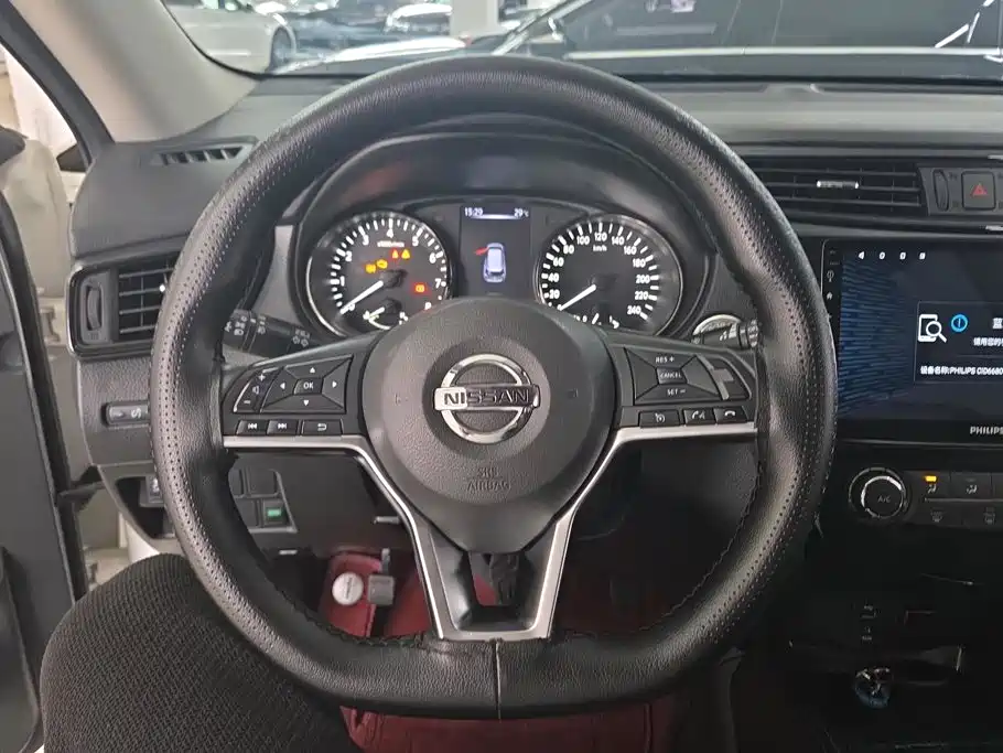 Nissan X-Trail — миниатюра 15
