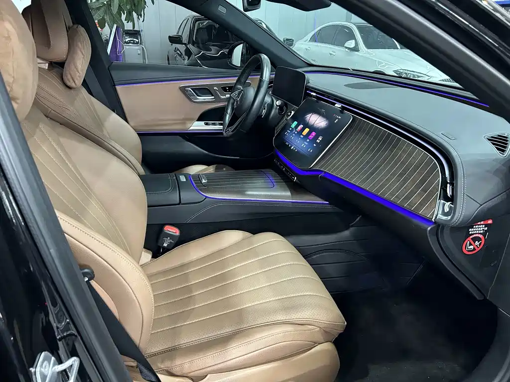 Mercedes-Benz E-Class — миниатюра 9