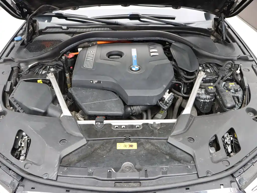 BMW 5 Series New Energy — миниатюра 21