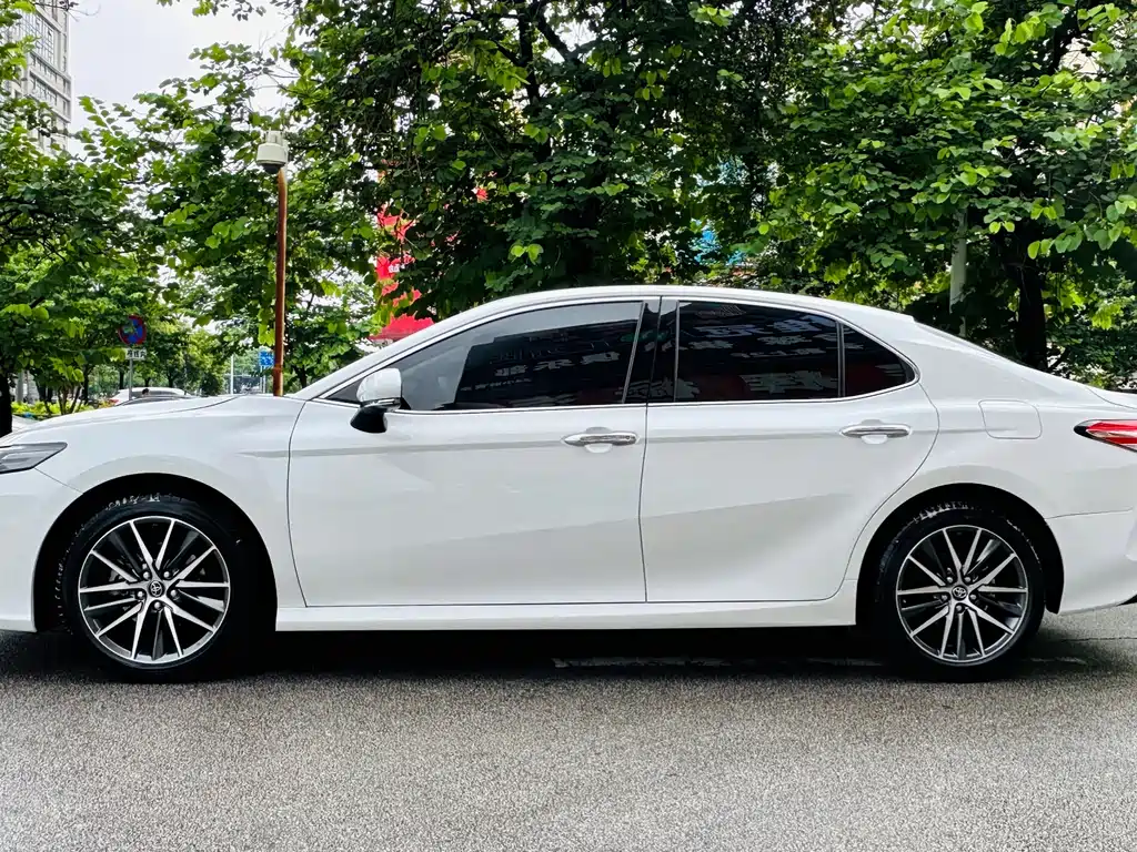 Toyota Camry 2021 2.5G Luxury