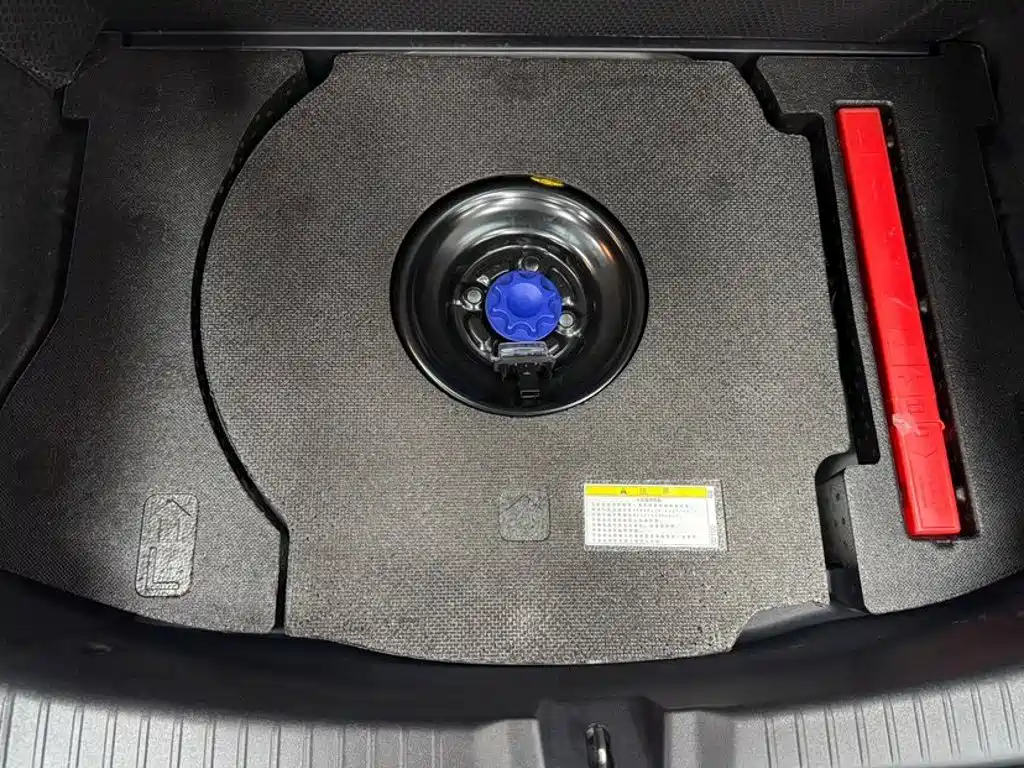 Toyota Yaris L — миниатюра 18