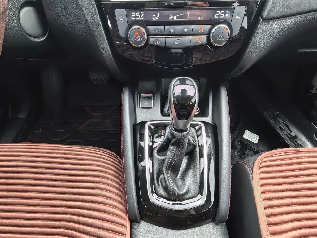 Nissan Qashqai — миниатюра 9