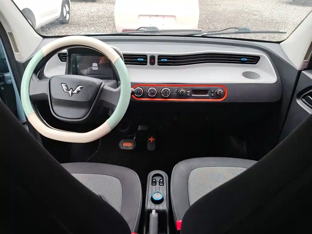 Wuling MINIEV — миниатюра 10