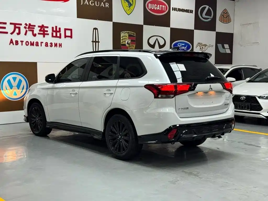 Mitsubishi Outlander — миниатюра 4