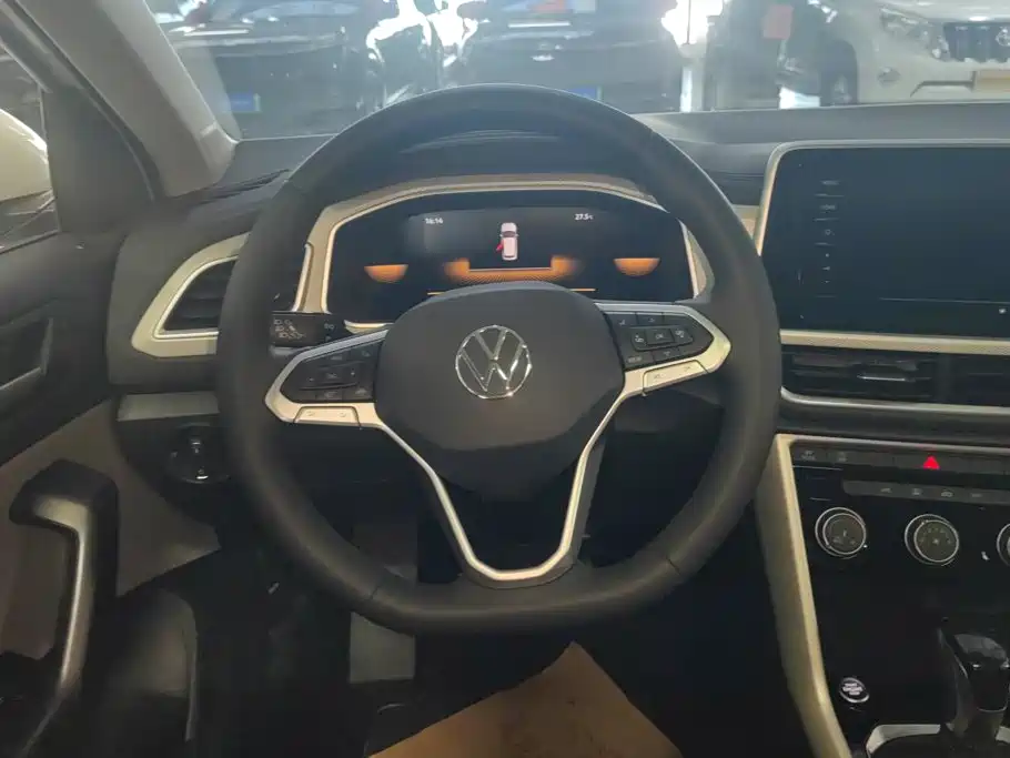 Volkswagen T-Roc — миниатюра 15