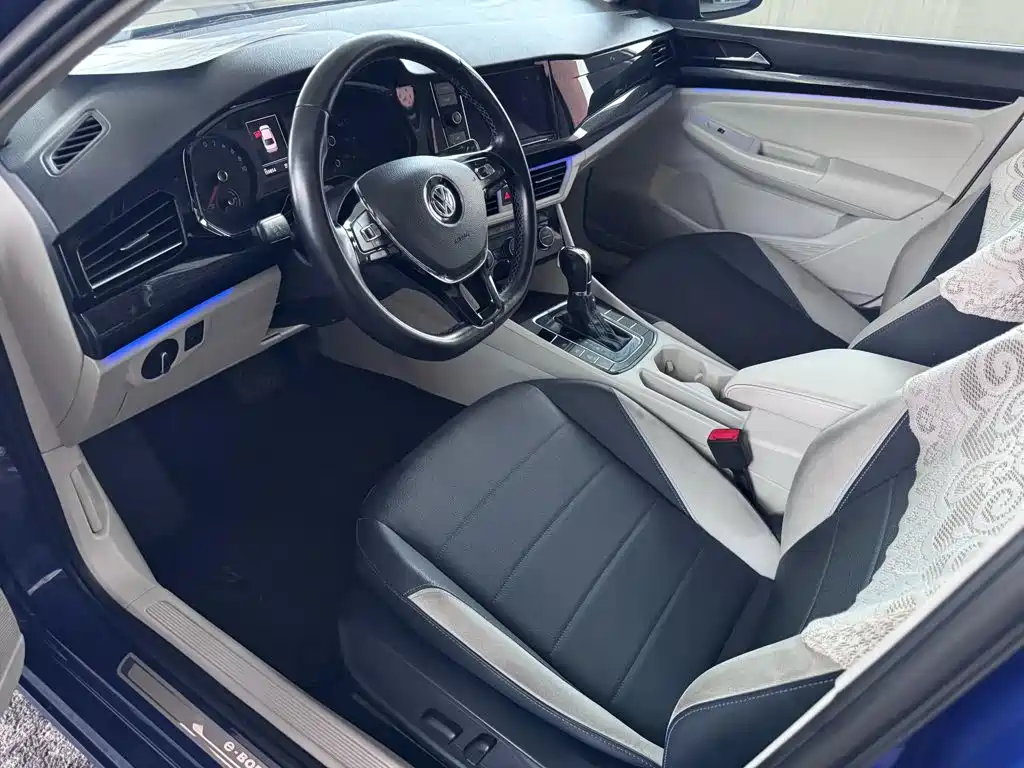 Volkswagen Bora EV — миниатюра 4