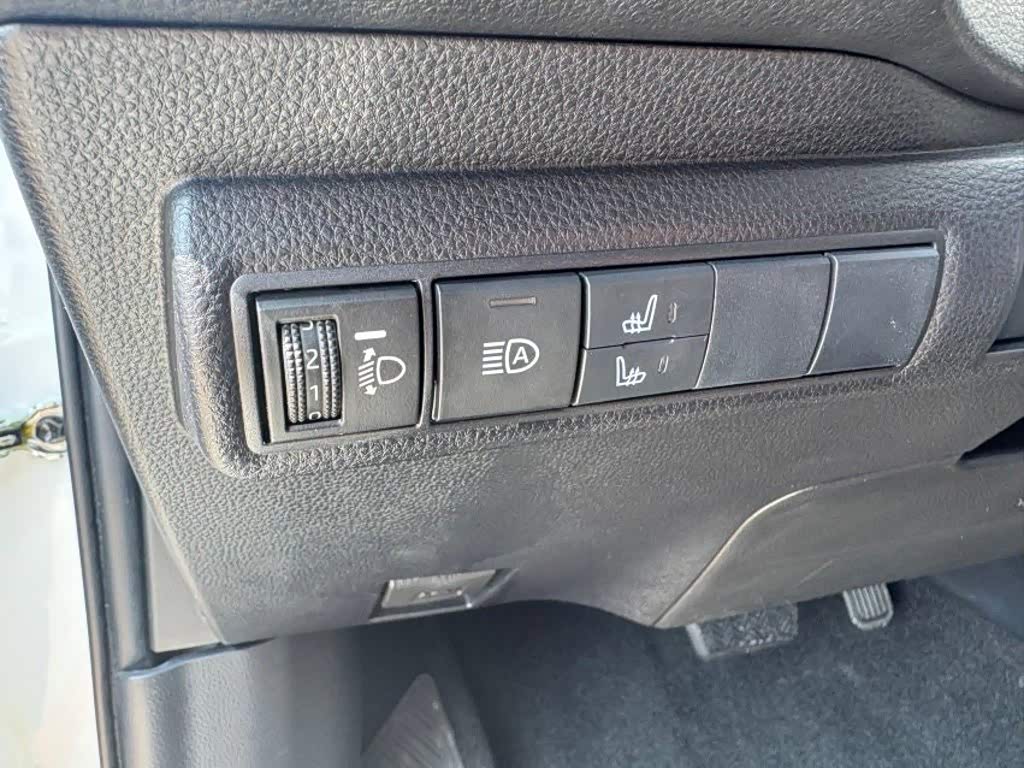 Toyota Levin 1.2 л 2022 г. Белый, пробег 44300 км