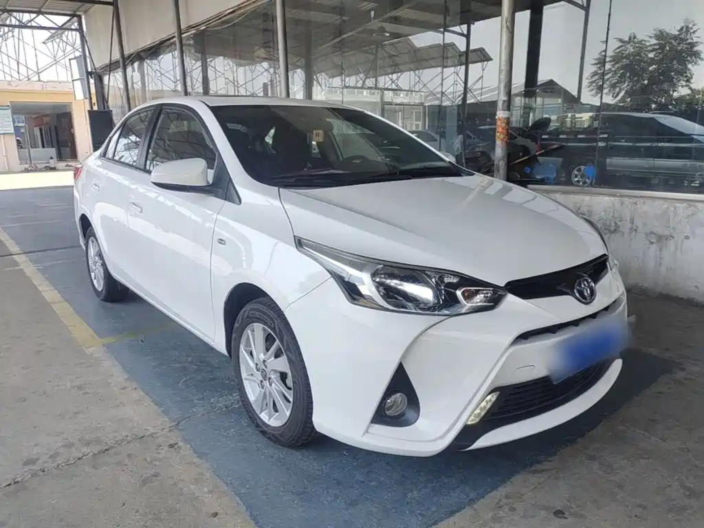 Toyota Yaris L — миниатюра 4