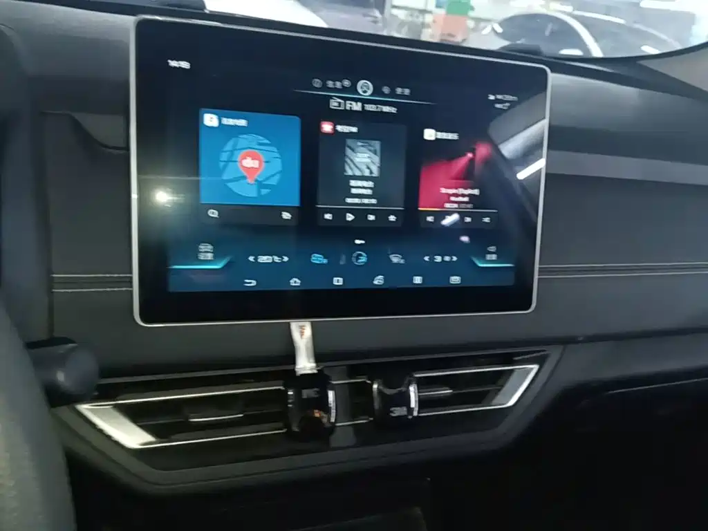 BYD Yuan EV — миниатюра 13