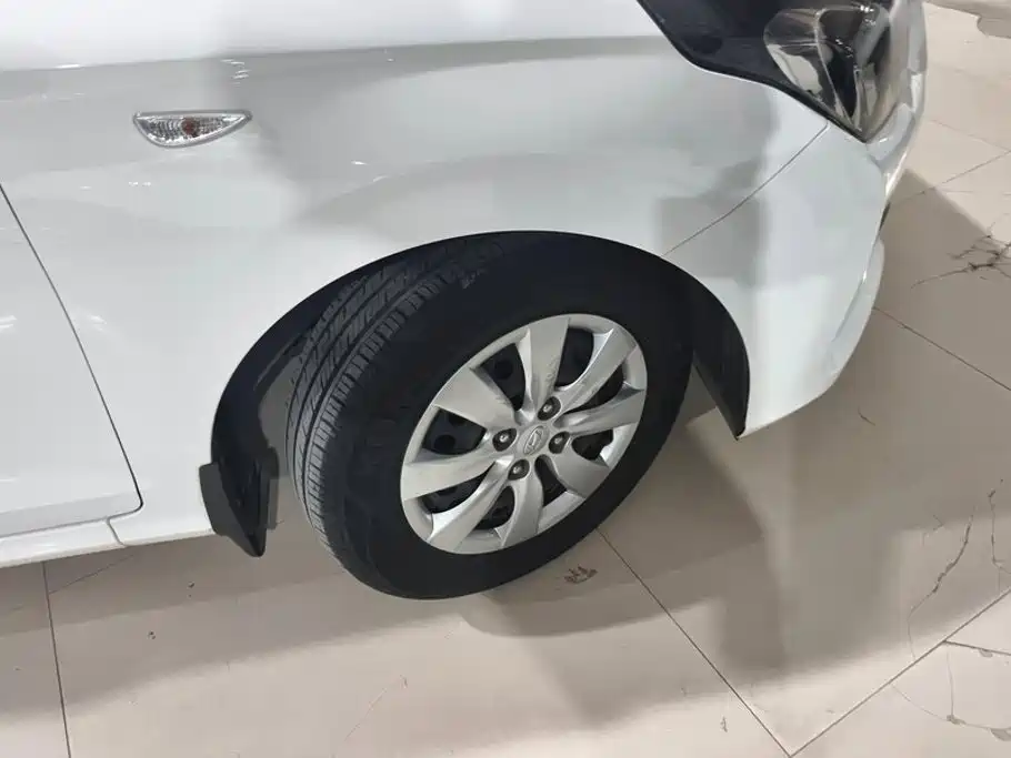 Hyundai Verna — миниатюра 6