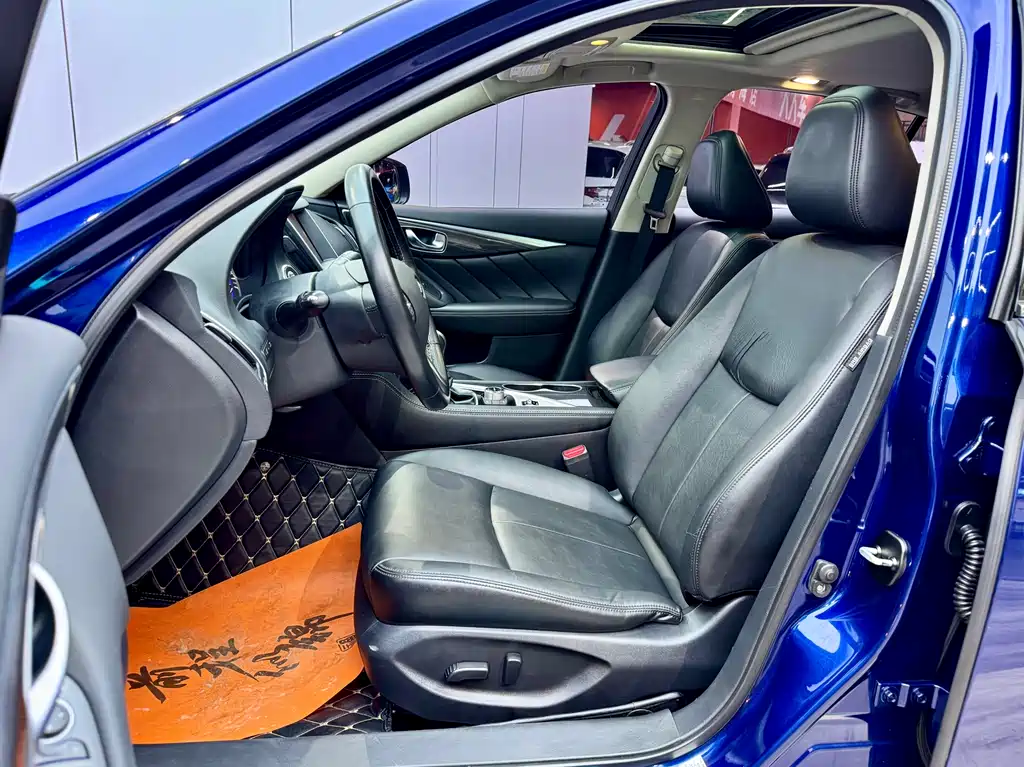 Infiniti Q50L 2016 2.0T Comfort