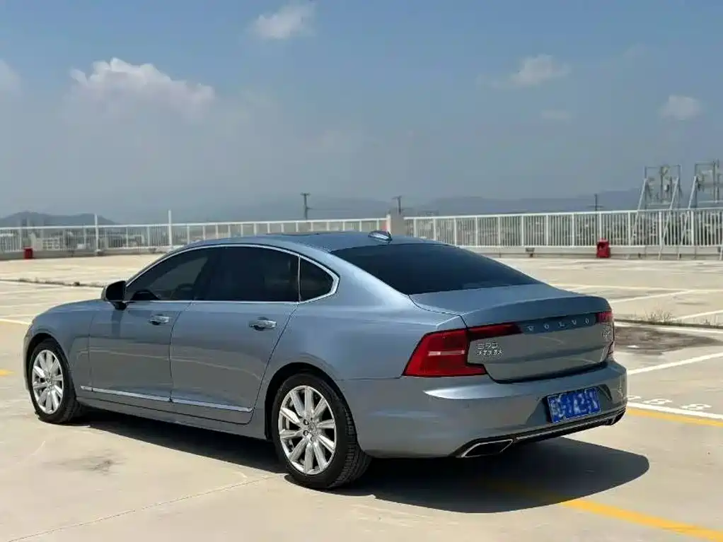 Volvo S90 — миниатюра 6
