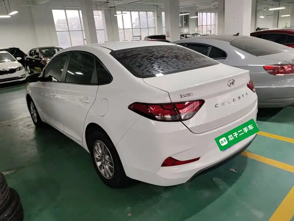 Hyundai Elantra — миниатюра 5