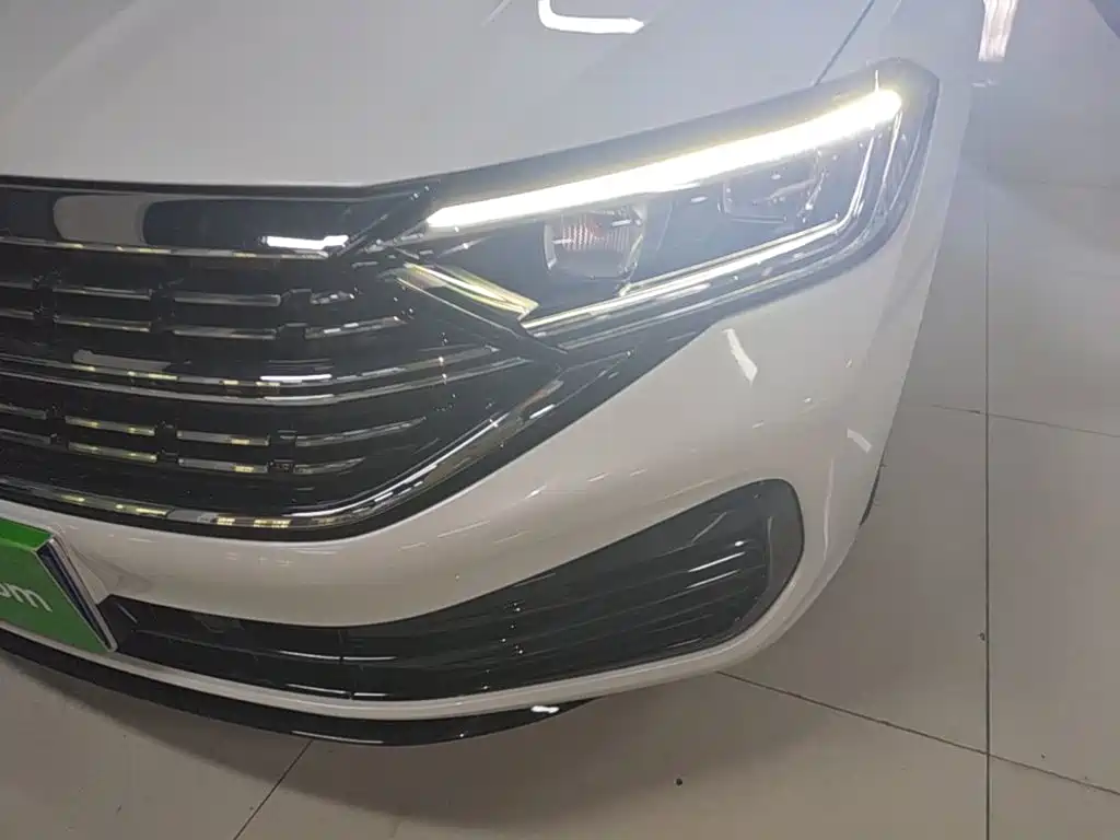 Volkswagen Sagitar — миниатюра 24