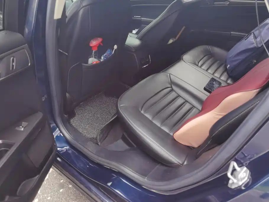 Ford Mondeo — миниатюра 11