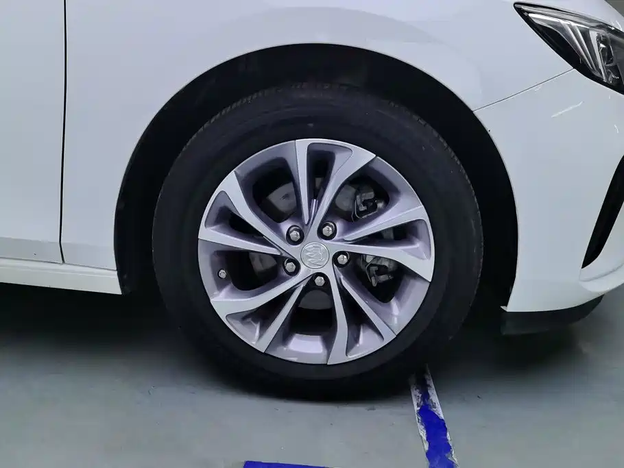 Buick Verano — миниатюра 6